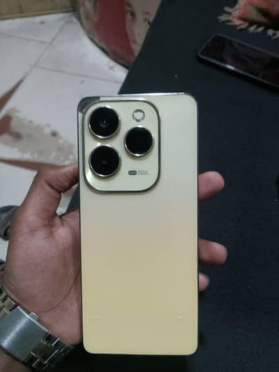 Infinix Hot 40 Pro