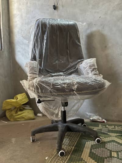 Descent Chair (Gaming , office etc)