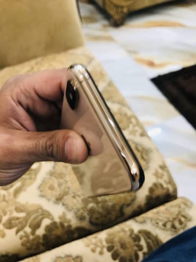 Iphone Xs icloud Lock golden clr