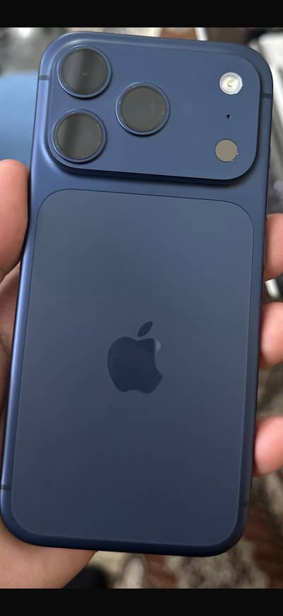 17 pro 256gb blue 100health 10/10