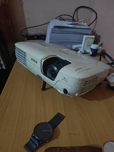 EPSON EB-X7 Projector