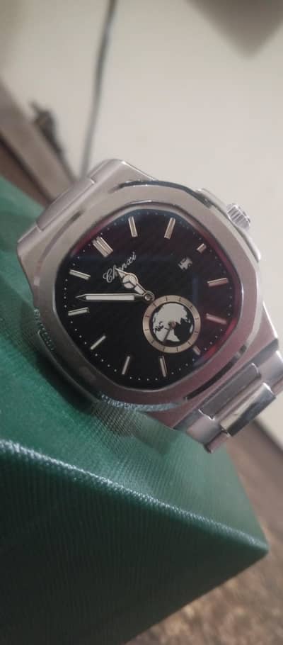 Stylish Luxury Wrist Watch – Elegant Design for Men