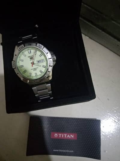 CK 5 support's Automatic watch and original register card available