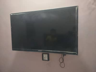 Samsung 32 inch's LED for sell