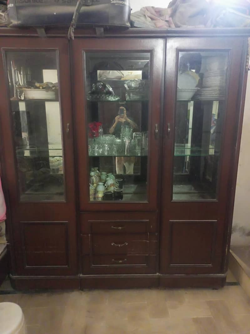 showcase & divider 4