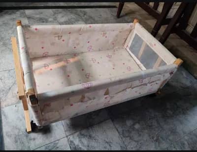 baby cot