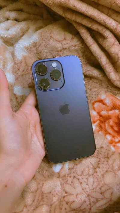 14 PRO deep purple 9/10 condition all good