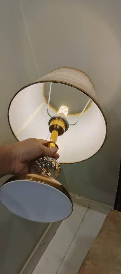 TABLE LAMP PAIR WITH BLUB CONDITION USED LIKE NEW URGENT SALE