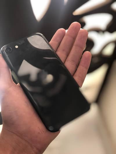 Apple iPhone SE (2020)