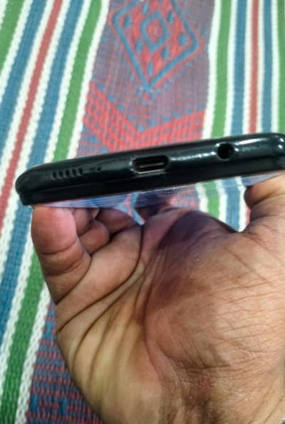 SAMSUNG A50 FOR SALE WITH BOX PTA OFFICIALLY APPROVED/Price  18000