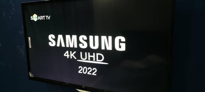 samsung 43" inch Android LED with box and remote
