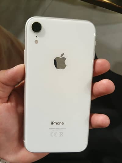 Iphone XR 64GB nonPTA waterpack lakin sim chala Raha ha read full ad
