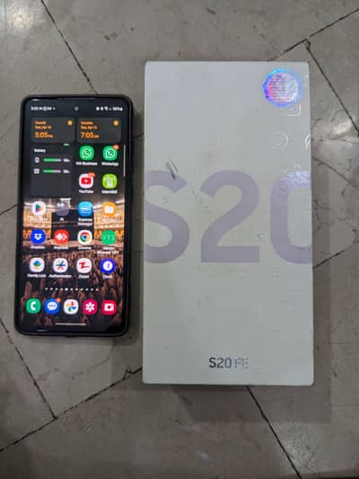 Samsung s20 fe with box