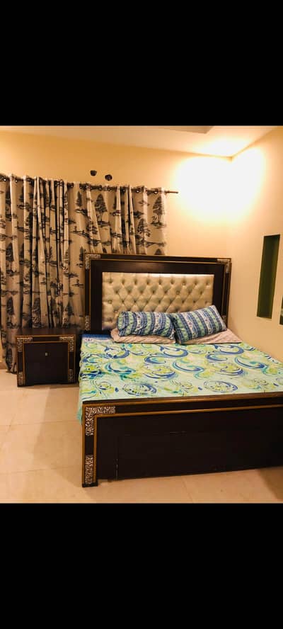 King size bed with 2 side tables