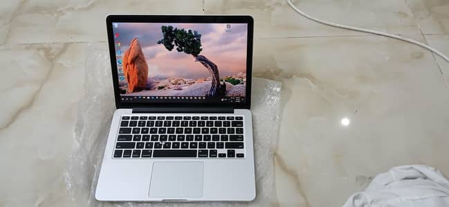 MacBook 2013 Pro 13 inch core i5 4, 128 ~ Never used