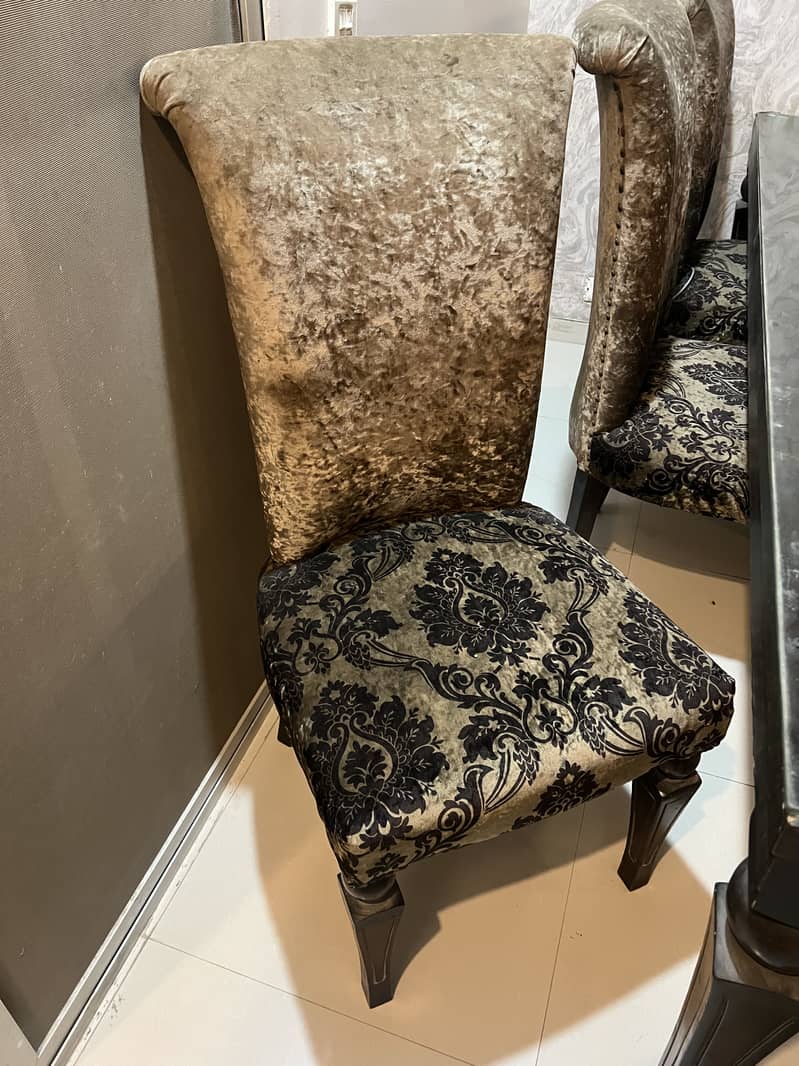 Dining Table for Sell 4