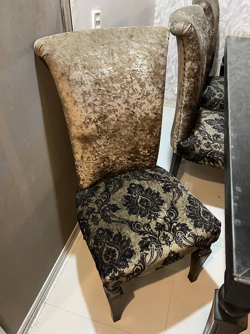 Dining Table for Sell 5