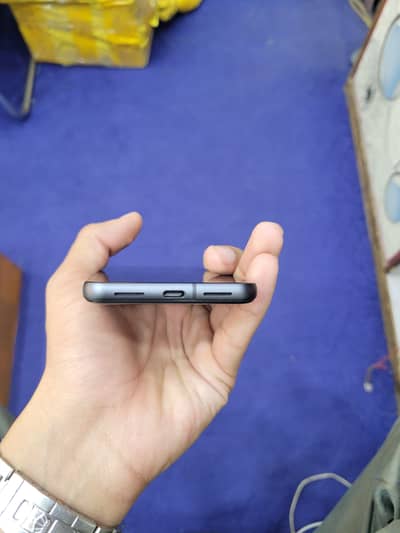Pixel 8 128GB Excellent Condition Urgent Sale