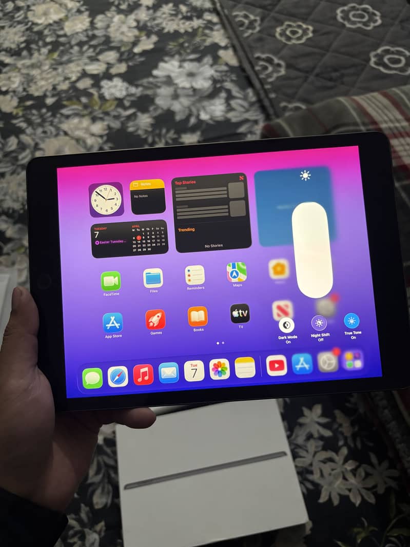IPAD 9TH GENERATION WITH BOX 0
