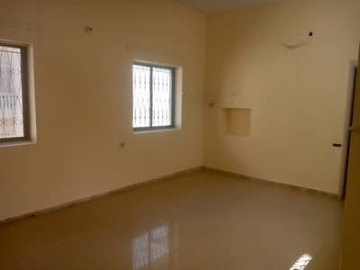 2Bed Lounge Available For Rent