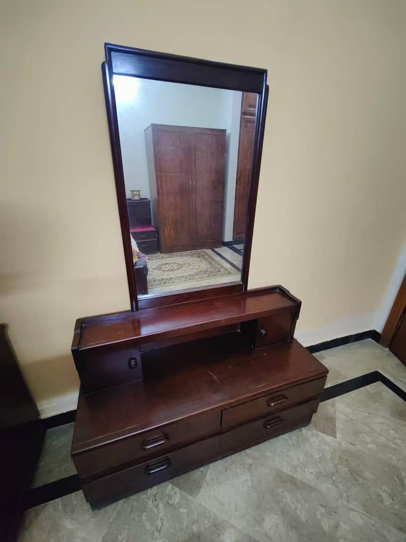 Queen Double Bed + Dressing Table 6