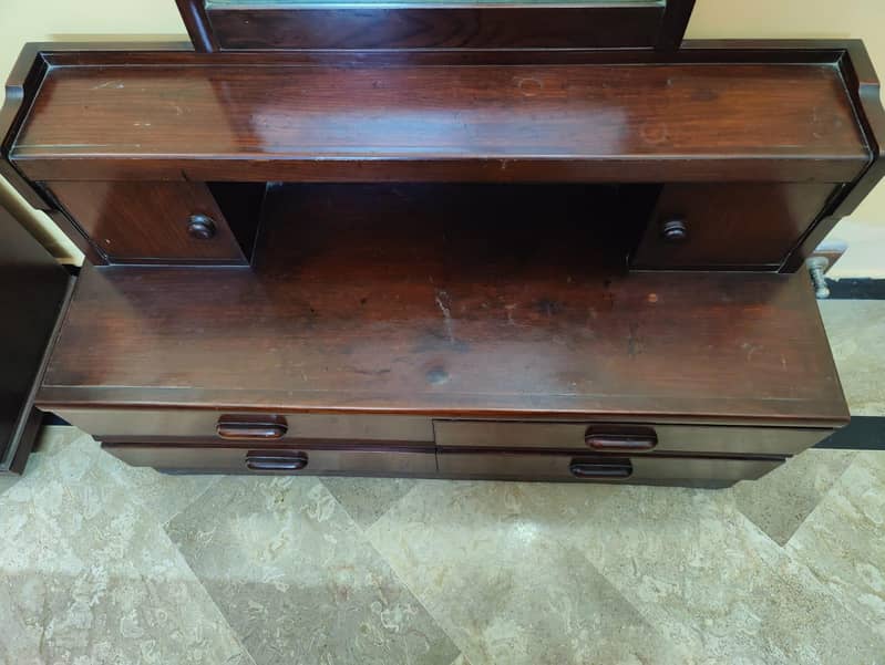 Queen Double Bed + Dressing Table 7