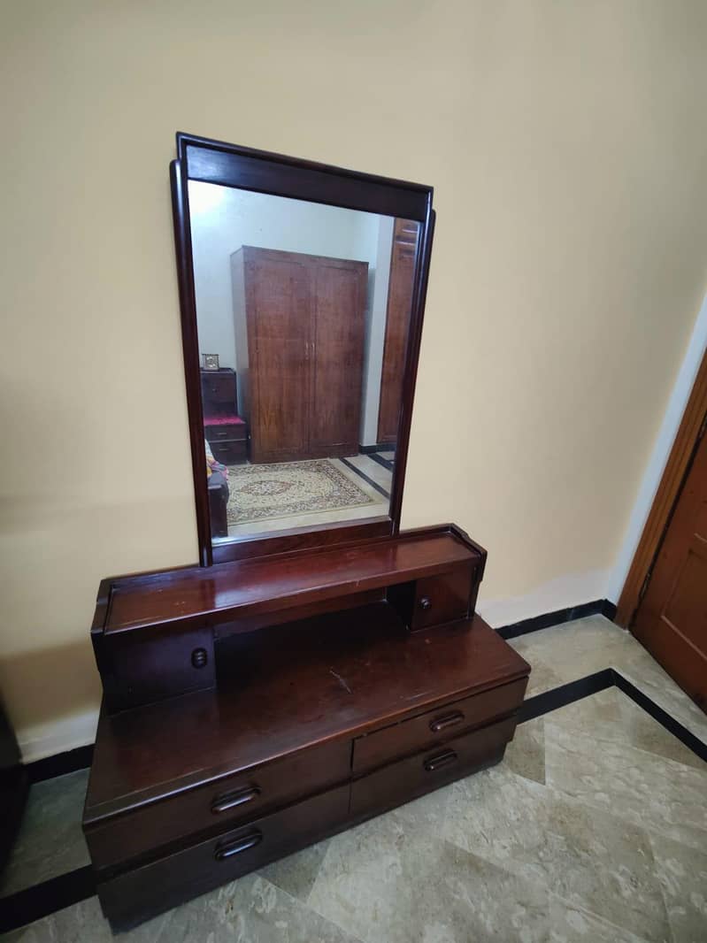 Queen Double Bed + Dressing Table 9