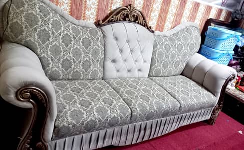 5 seater new ha  boht kam use able ha