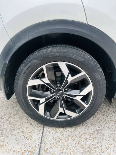 Kia Sportage FWD (immaculate condition)