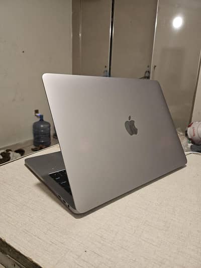 Macbook pro late 2018 [16/256gb]