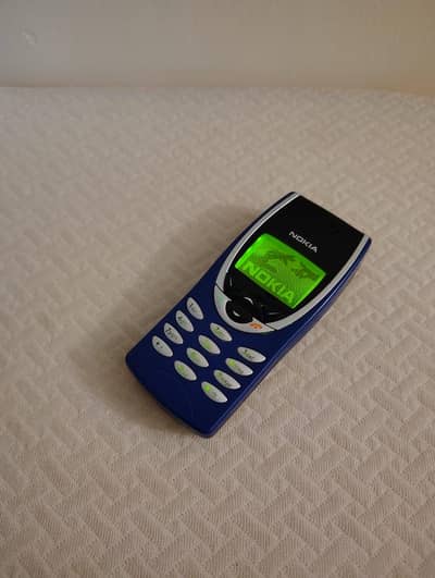 Nokia 8210 Original, Made in Finland, Keypad mobile phone