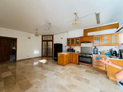 Independent Upper Portion Fully Furnished Or Pakistani And Foreigners