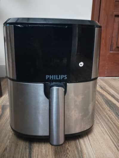 brand new philips air fryer only one time used with box and everything