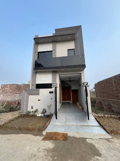 3 MARLA ELEGANT AND FULLY MAINTAINED SUPER HOT LOCATED BUNGALOW.