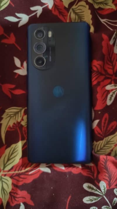 moto edge 30 pro