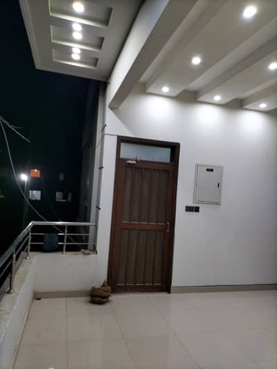 400 sq yards beutyfull new portion for rent in kaneez Fatima society