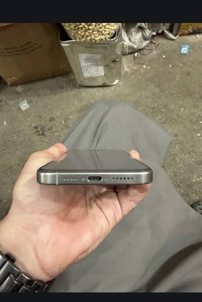 15 pro max duel physical hk