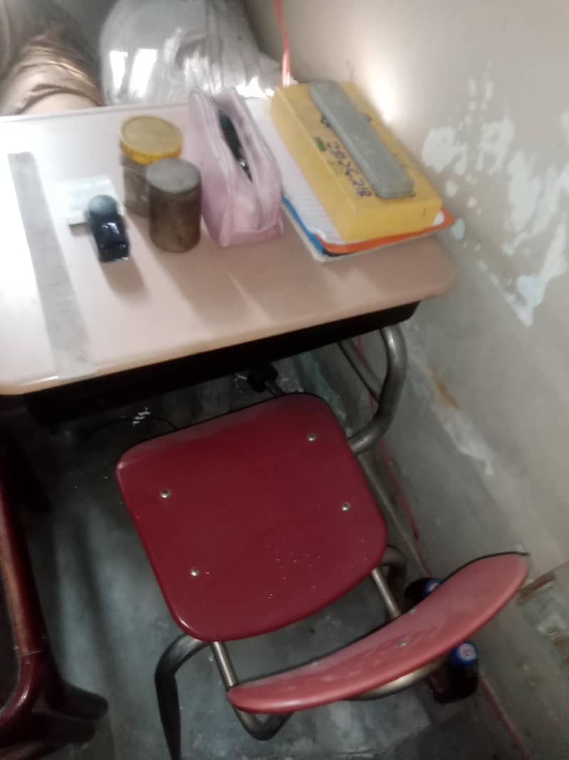 study table n chair 1