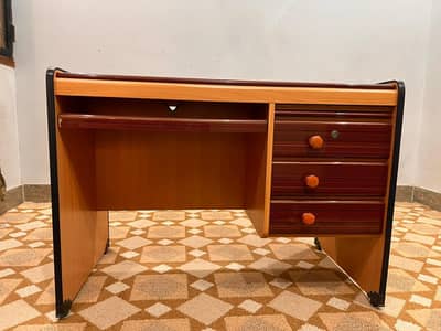 Computer Table With 3 Drawers & Keyboard Tray