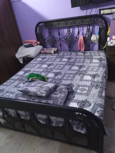 Queen size iron  bed