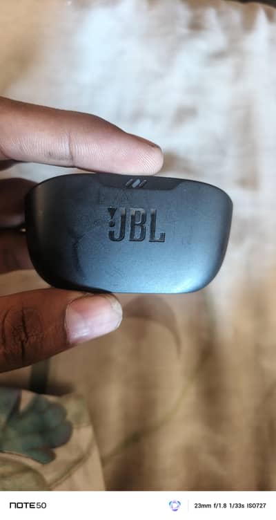 JBL wave buds D  used ha battery time 15 se 20 ghanty