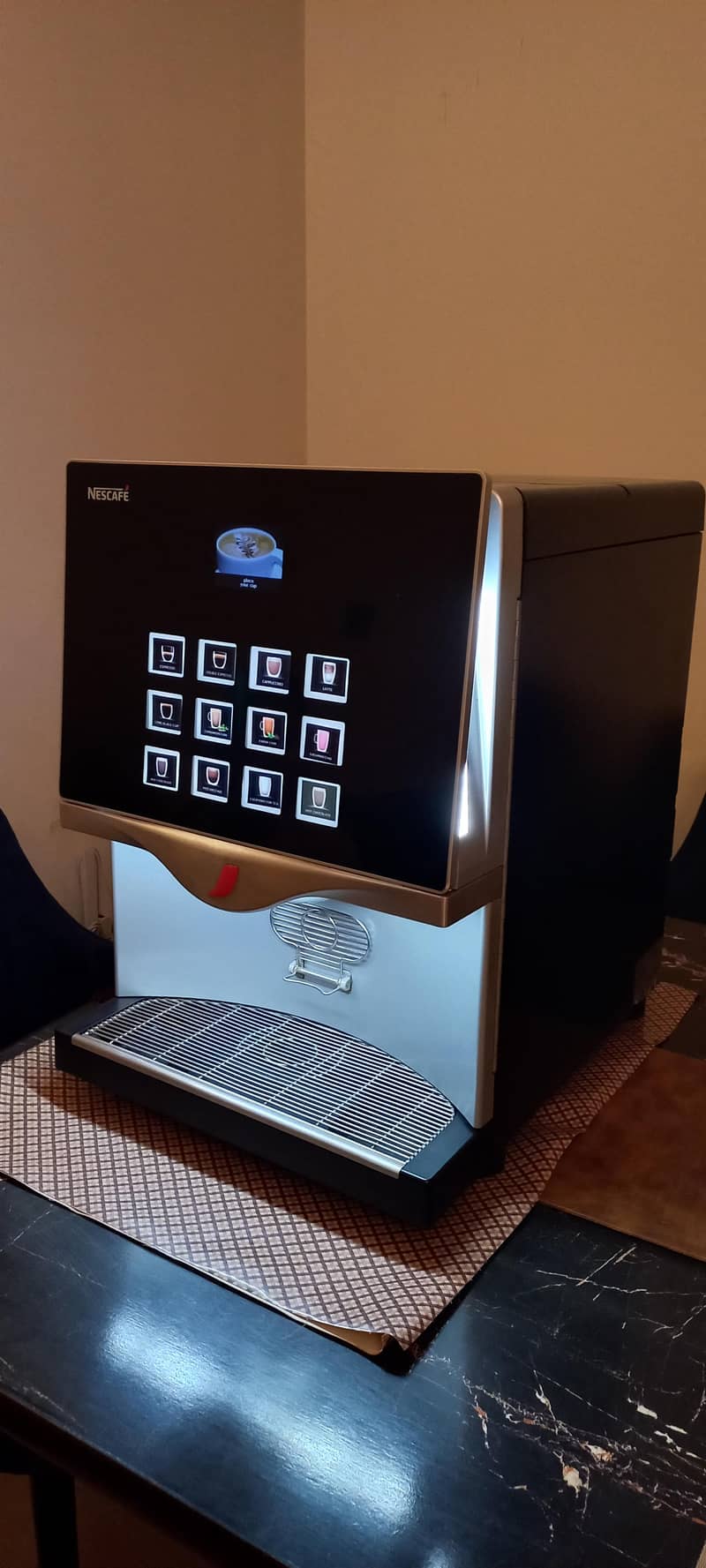 nestle nescafe coffee machine FTP60 - Coffee & Tea Machines - 1113307589