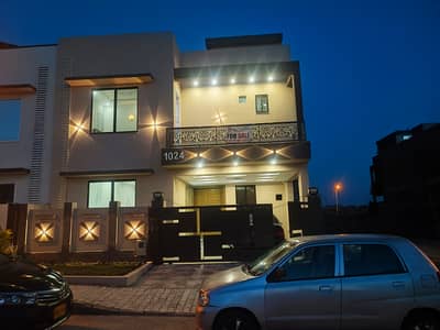 Bahria town phase 8, m block, 9.5 marla brand new designer house