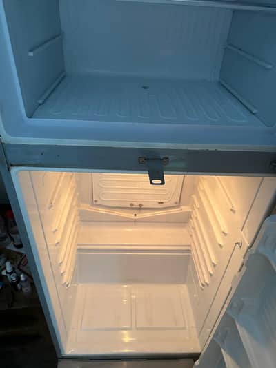 DAWLANCE REFRIGERATOR FOR SALE