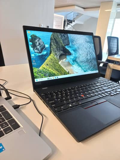 Lenovo ThinkPad T590 Slim i5 8th Gen 8GB DDR4 / 256GB NVME 5hr Battery