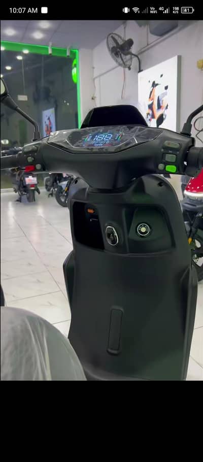 Scooty for slae. . . 50000