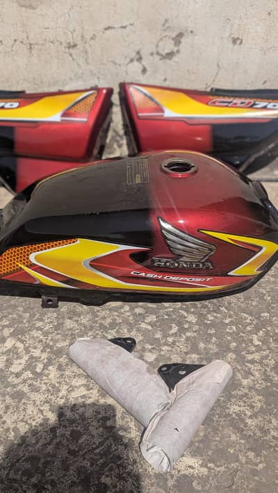 Honda CD 70 Tanki Tapa Set (Aftermarket) Clean Condition 