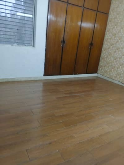 10 MARLA UPPER PORTION IN IDEAL LOCATION AIT