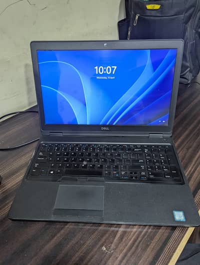 DELL Latitude 5590