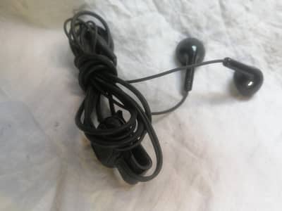 nokia handfree original 03164996457 condition 10/10  excellent sound